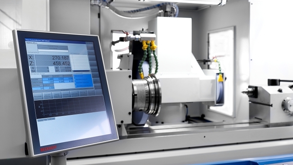 W 11 CNC cylindrical grinding machine from Weiss with touchscreen control panel