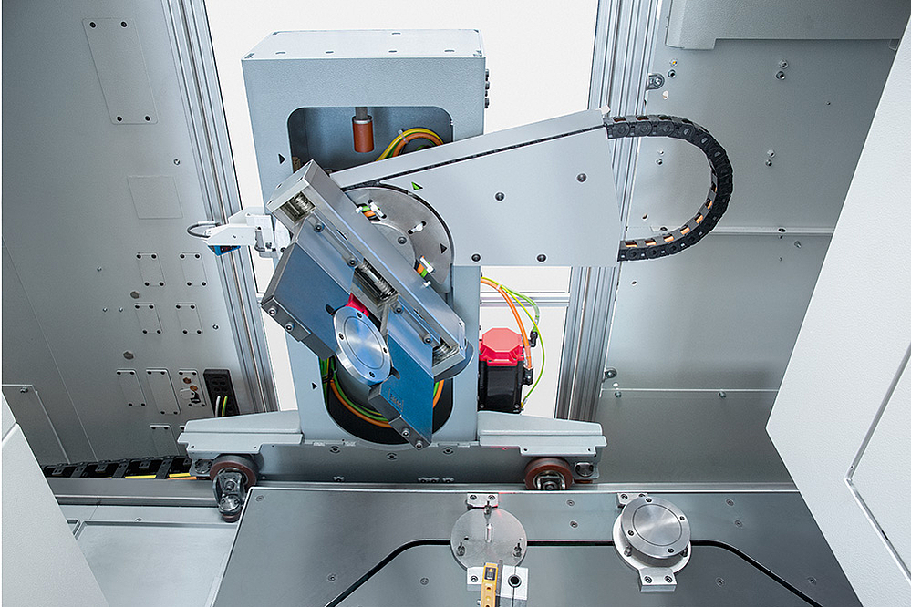 Fast retooling—due to the NC gripper of the TrackMotion automation system
