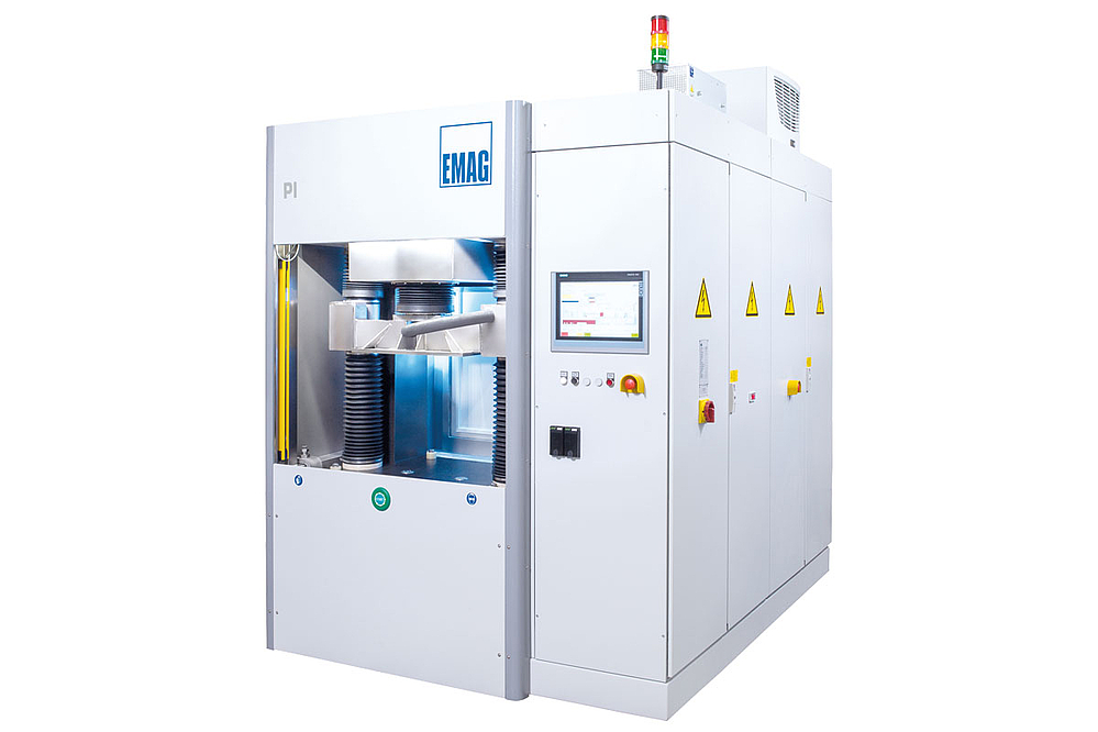 The (P)ECM machining area, electrical cabinet with control unit and the electrolyte management system are integrated on a single machine frame. That’s what makes the PI space-saving, compact and forklift compatible!