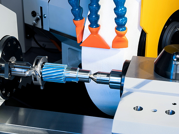 The grinding wheels in the WPG 7 CNC have a maximum diameter of 500 mm and a maximum width of 80 mm.