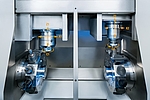 The two work areas of the VL 3 DUO from EMAG are each equipped with a 12-station turret.