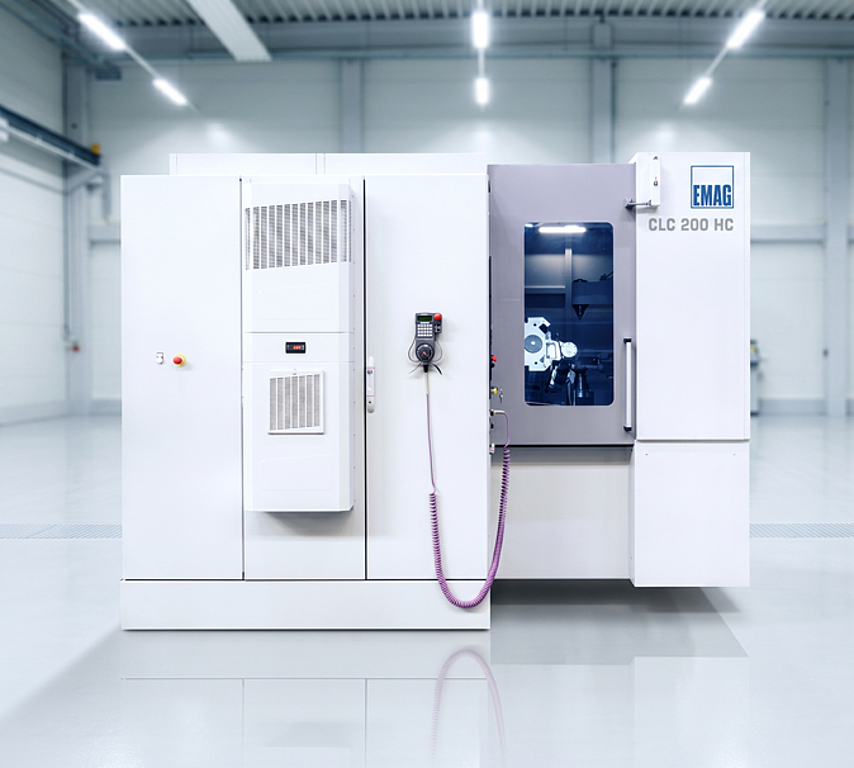 Vertikale Wälzfräsmaschine CLC 200 HC mit integrierter Anfasstation – geeignet für präzises Wälzfräsen bis Modul 5 