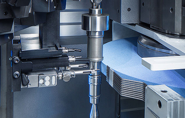 Grinding on an EMAG SK 204