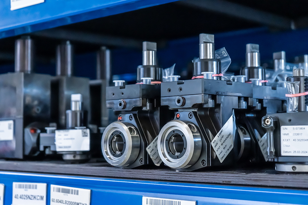 EWS 仓库中带有 Varia 接口的刀架.