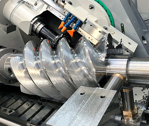 EMAG SU milling machine with various milling tools for versatile machining processes. 