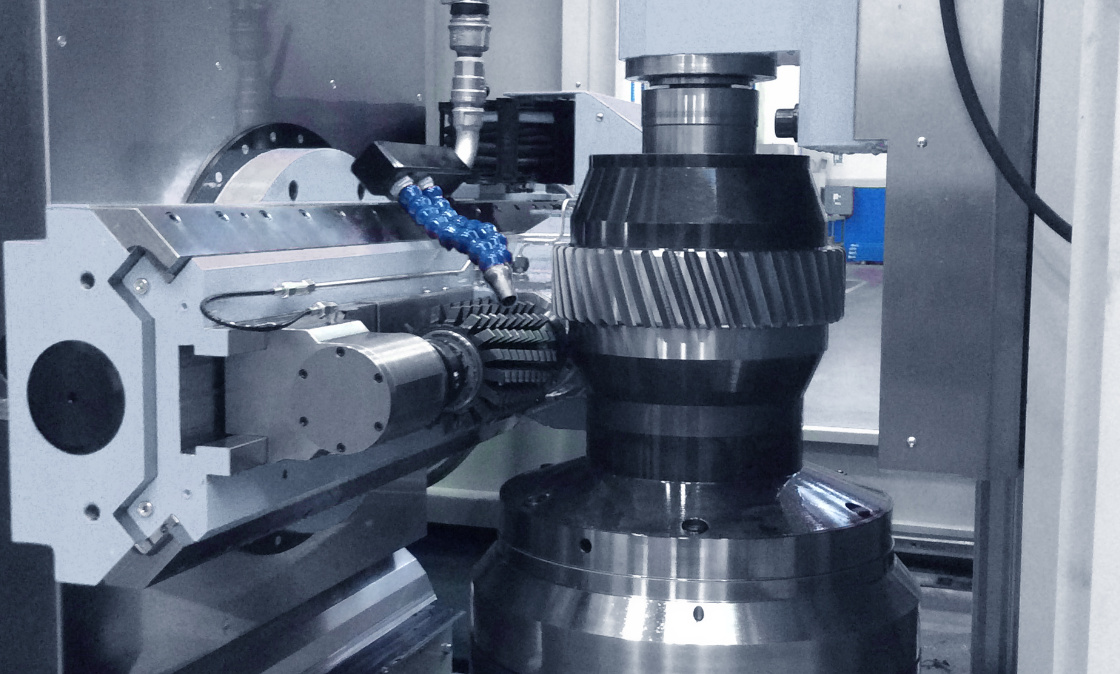 Perçage Du Cylindre Du Moteur Sur La Machine Cnc Perçage Sous Le Piston  Après Le Manchon Du Moteur